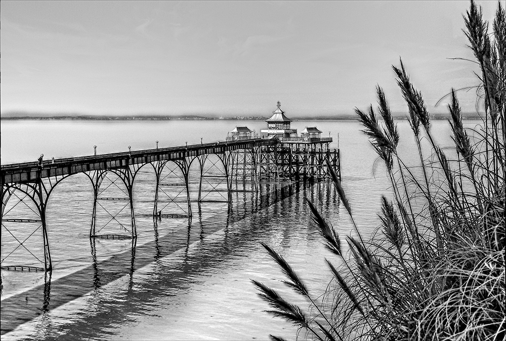 Pier from the right 